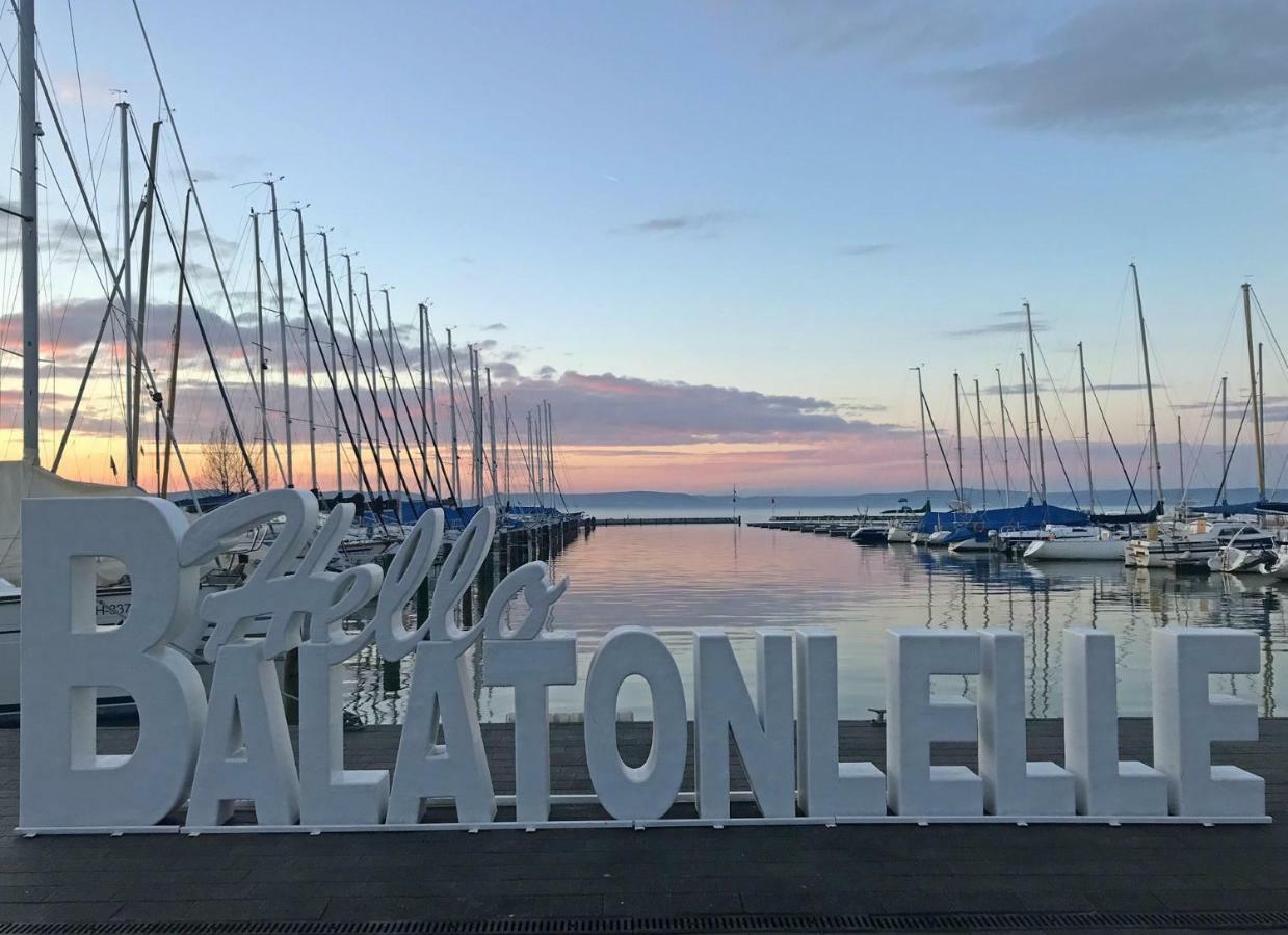 Szines Panorama Apartman Balatonlelle Bagian luar foto